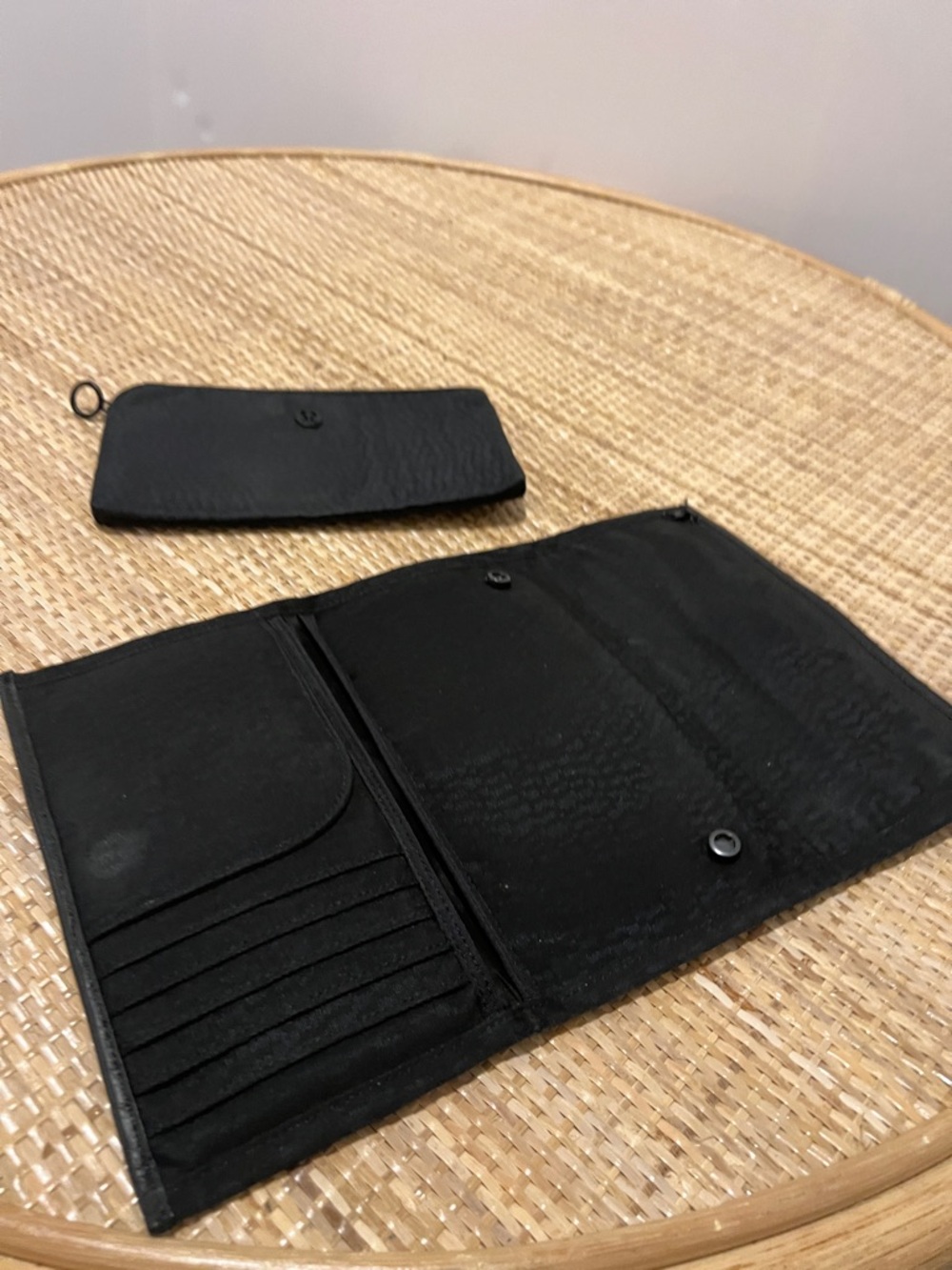 Lululemon Test of Time Travel Wallet Black Removable pouch leather trim repel - Picture 5 of 13